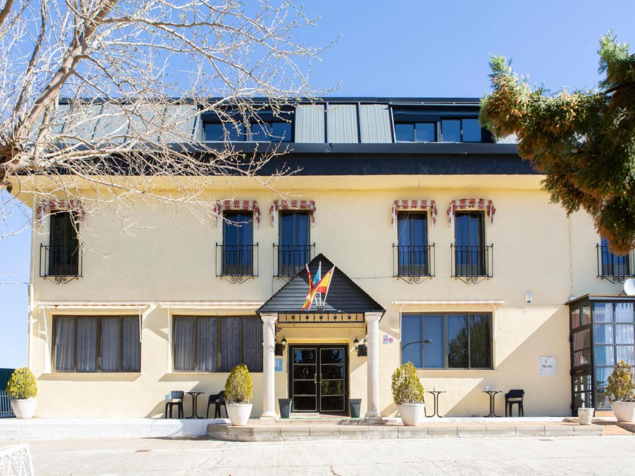 Hotel El Prado By Vivere Stays Carrascosa del Campo Exterior photo